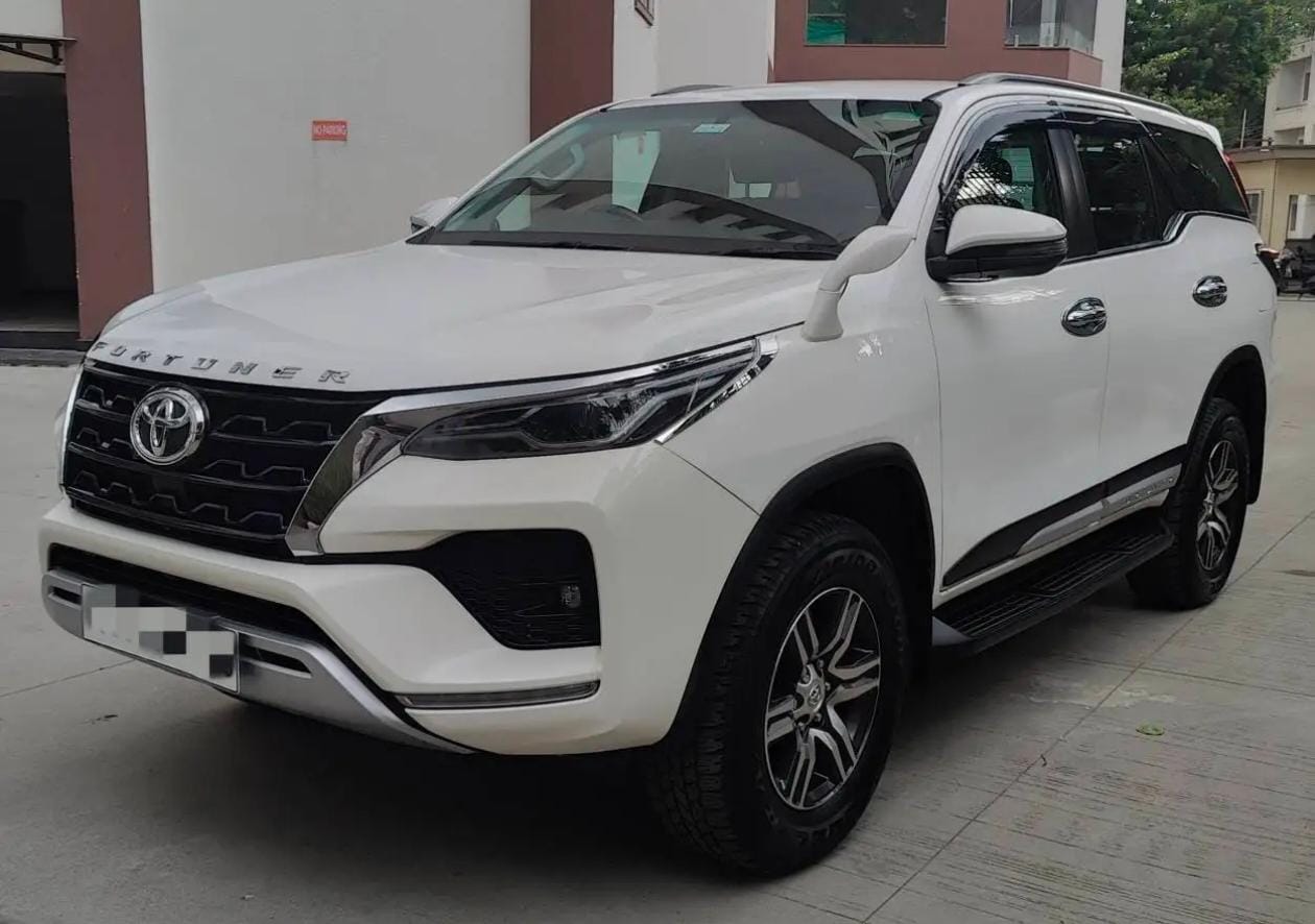 Toyota Fortuner - Premium 7 Seater SUV for Luxury Travel